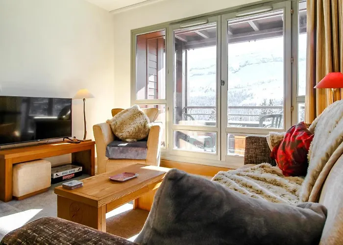 South-Facing Renovated 2-Bed Apartment Les Terrasses D'Eos